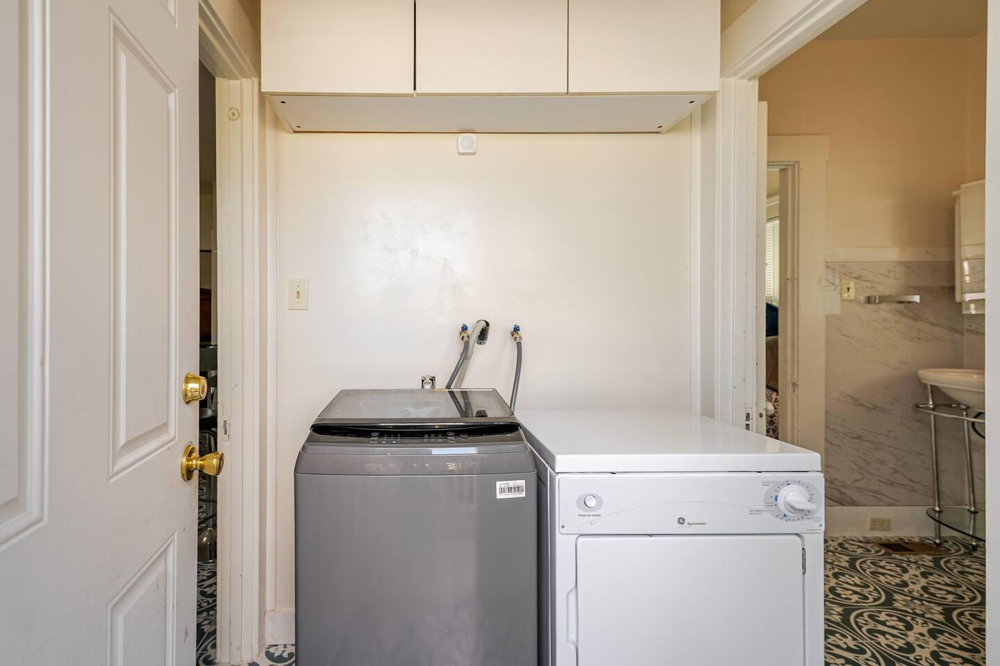 “In-unit washer and dryer in furnished extended stay rental in Vallejo CA.